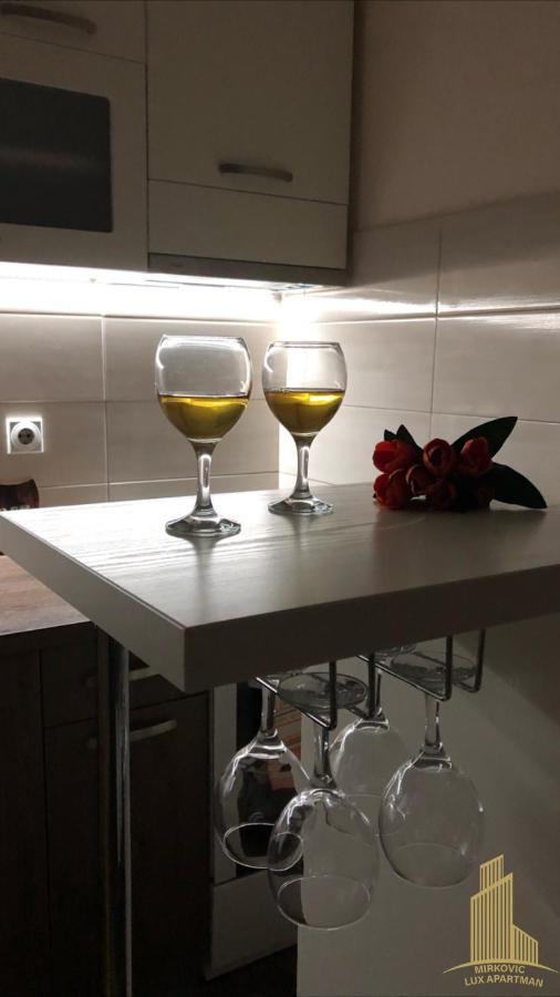 Mirkovic Lux Apartman Ni Exteriör bild