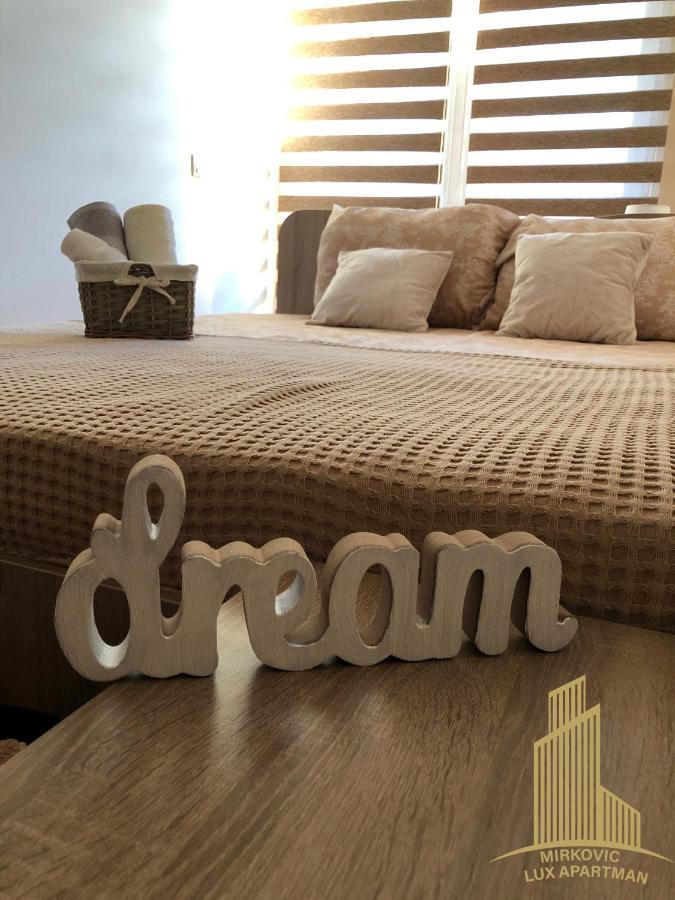 Mirkovic Lux Apartman Ni Exteriör bild