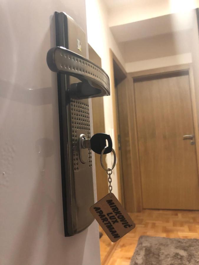Mirkovic Lux Apartman Ni Exteriör bild